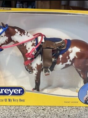 Breyer paint horse truly unsurpassed with extra tack